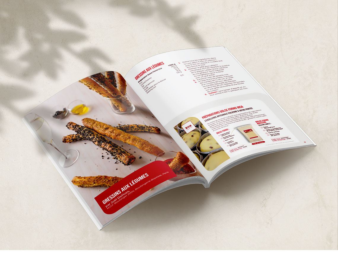 Double page recette du livret Apéritivo avec gressins aux légumes, photographie culinaire des gressins et la recette mise en page sur la page de droite.